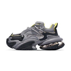 Sneaker bei Kyrra